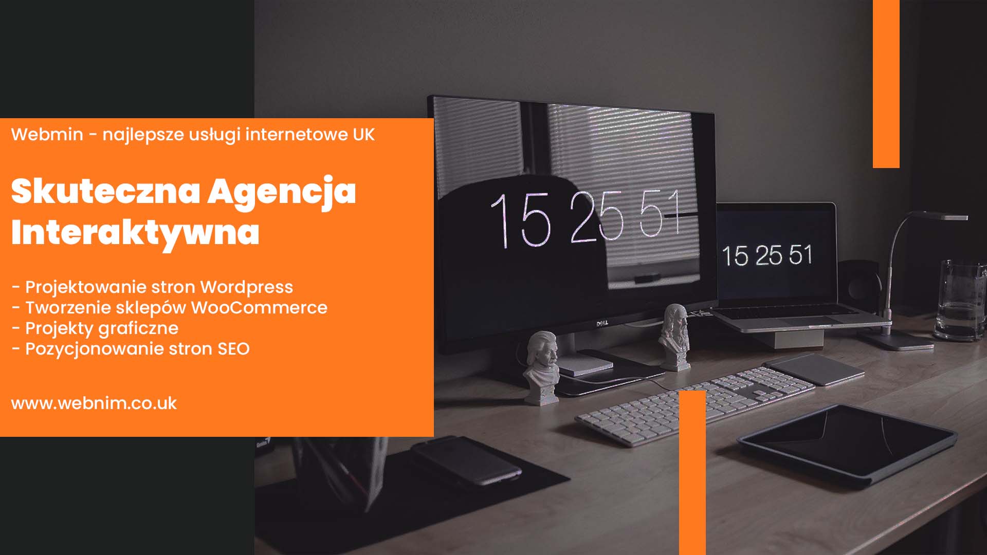 biurko z klawiaturą, laptopem, monitorem, tabletem oraz napisy na pomarańczowym kwadracie skuteczna agencja interaktywna